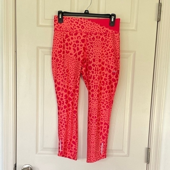 Nike Dri-Fit Cropped Legging - Picture 1 of 7